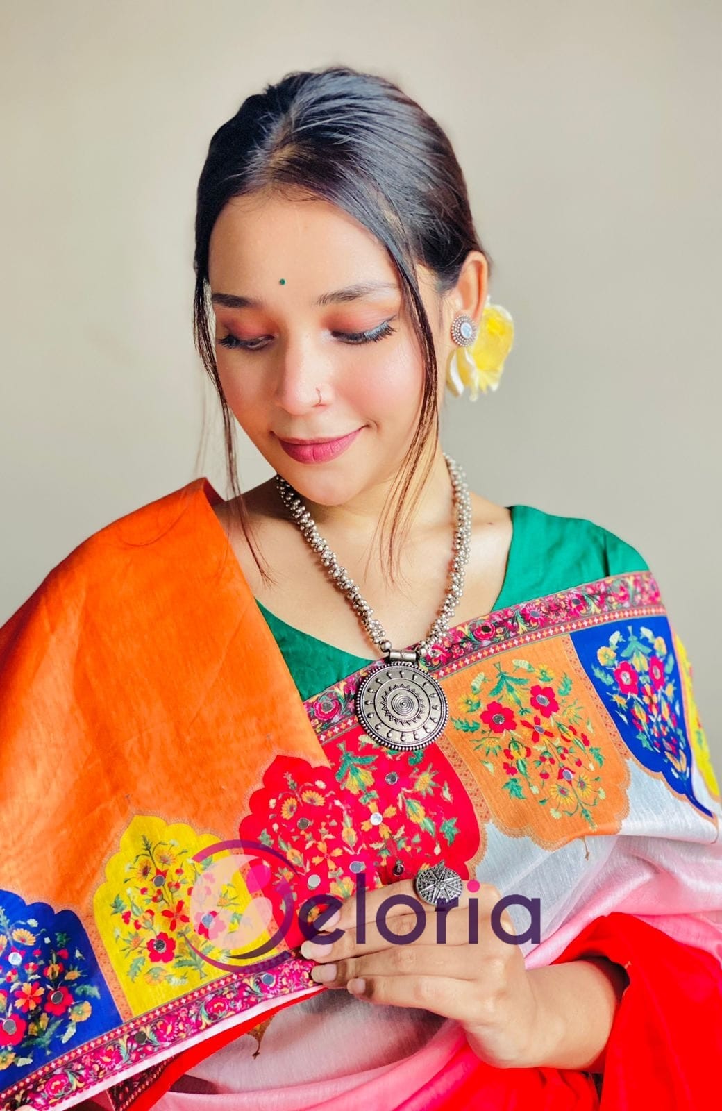 ব্লাউজ পিস সহ শাড়ী DP-6038